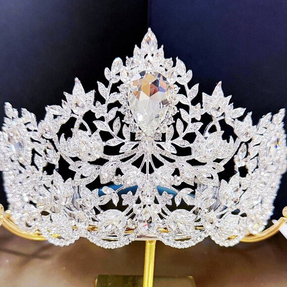 Royal Queen Crown, Silver Wedding Tiara, Pageant Crown, Crystal Bridal Hairpiece main image 2